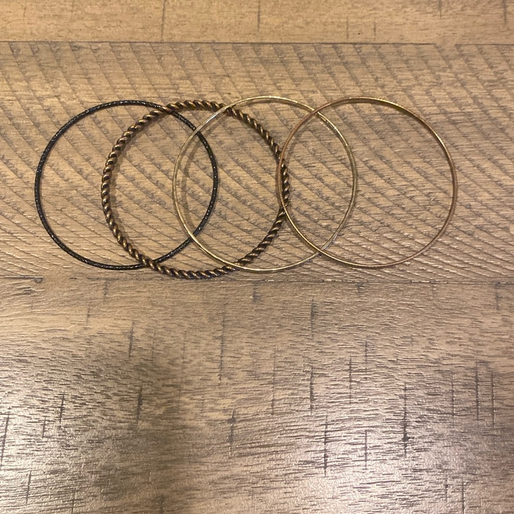 4 Metal bangel bracelets